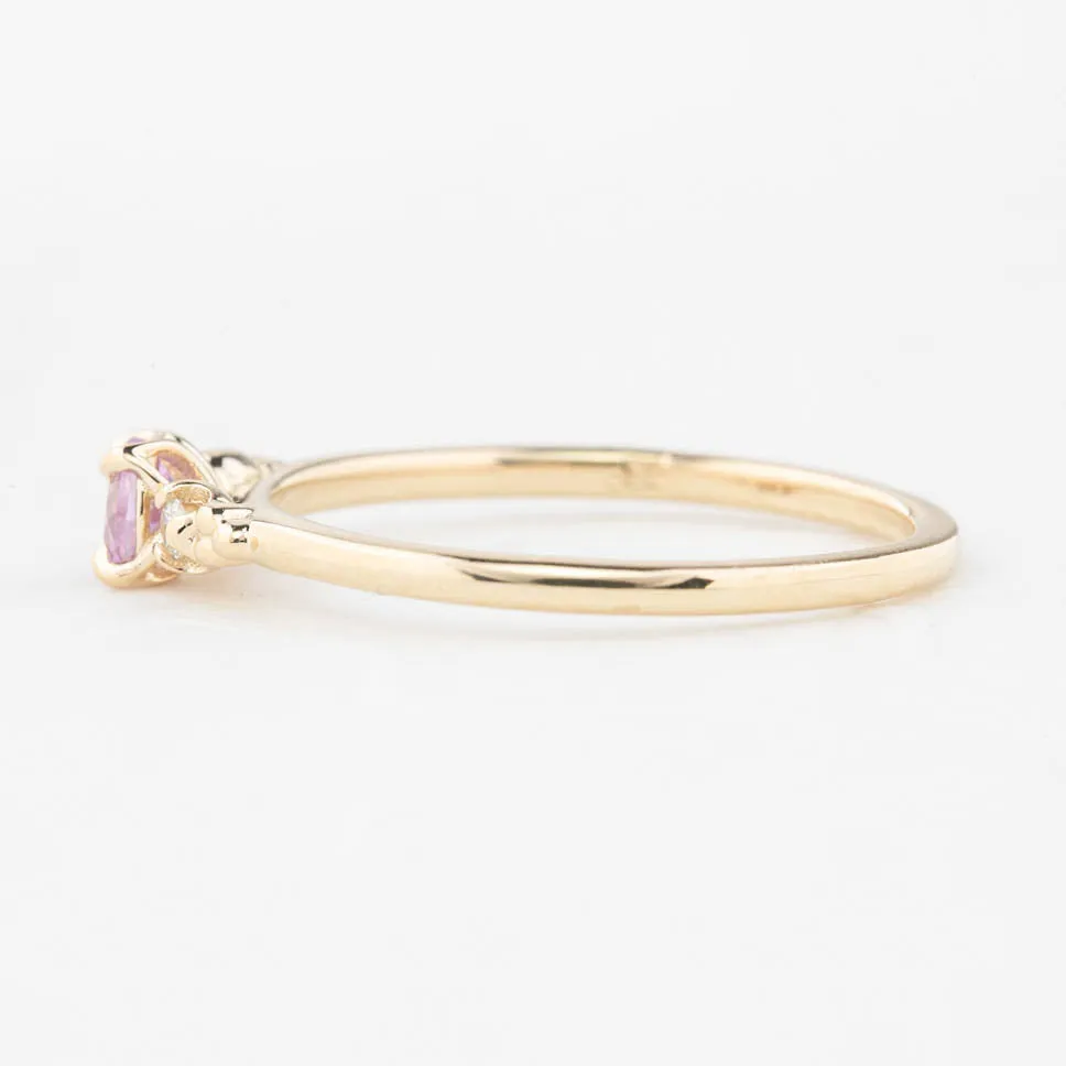 Estel Ring 4mm 0.35ct Light Pink Umba Sapphire 14K Yellow Gold