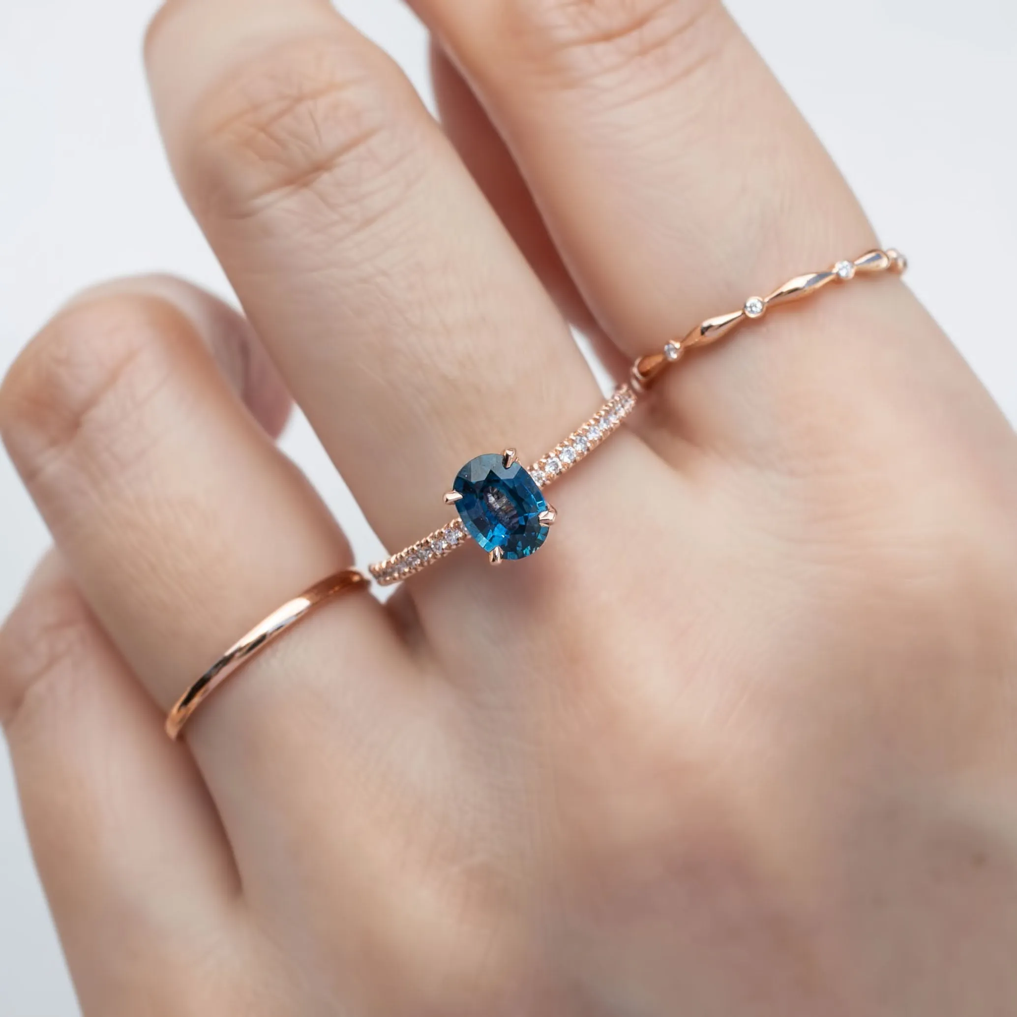 Maria Ring 0.9ct Blue Green Montana Sapphire, 14K Rose Gold (One of a kind)