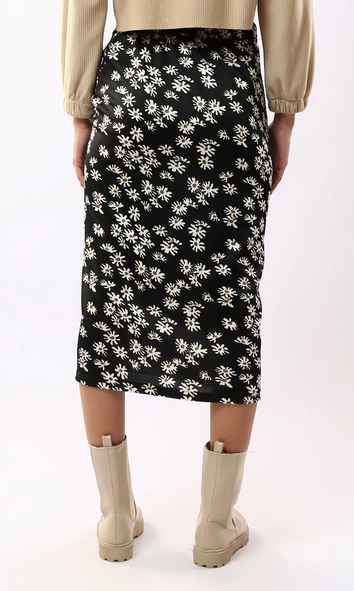 O178289 Floral Elastic Waist Black Skirt With Front Slit