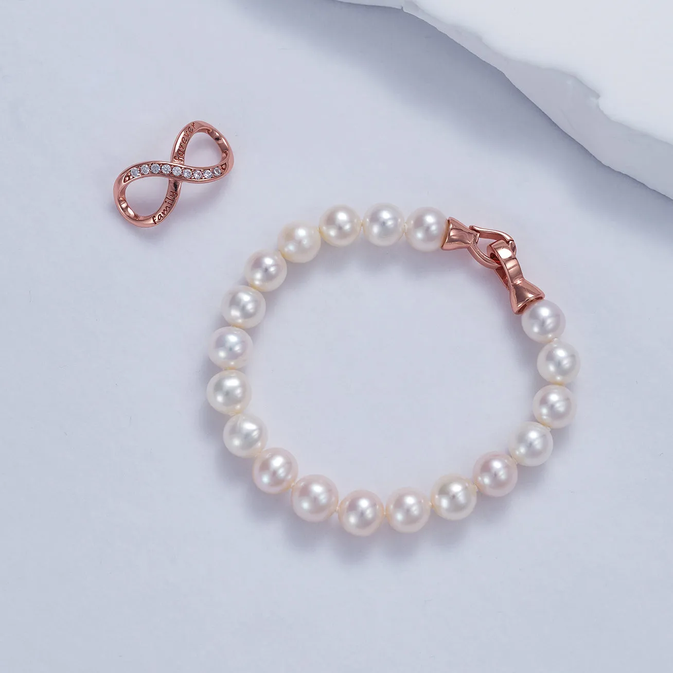 Wonderland Family Forever Freshwater Pearl Bracelet WB00057